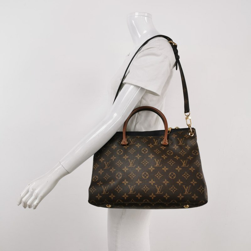 Louis Vuitton(LV)Pallas傳奇包大號牛皮Monogram印花V形拼色單肩包-1