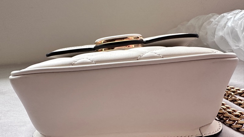 GUCCI古馳 Deco系列 白色鏈條包，小號豆腐包壓扣秀款-7