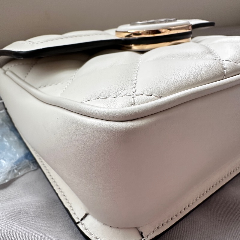 GUCCI古馳 Deco系列 白色鏈條包，小號豆腐包壓扣秀款-9