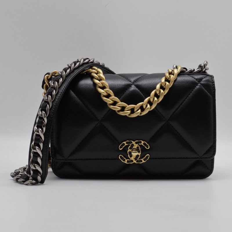CHANEL 19 經典菱格紋雙色鍊WOC - 黑金-0
