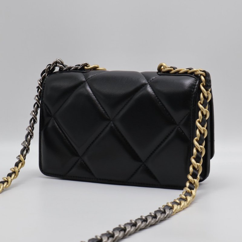 CHANEL 19 經典菱格紋雙色鍊WOC - 黑金-2