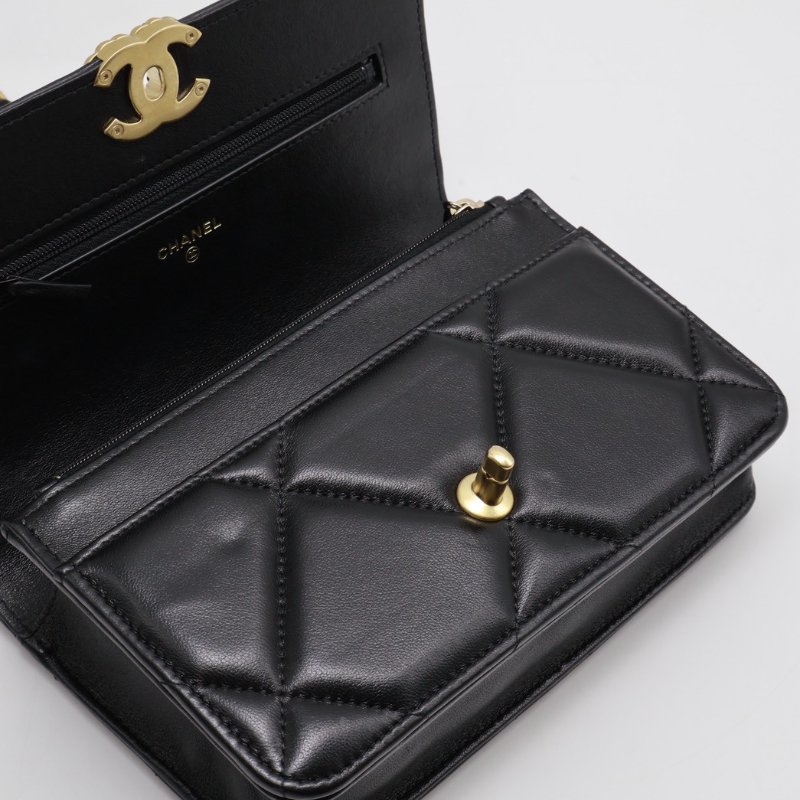 CHANEL 19 經典菱格紋雙色鍊WOC - 黑金-5