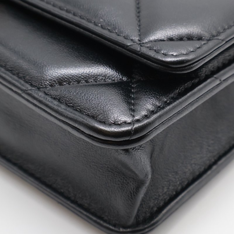 CHANEL 19 經典菱格紋雙色鍊WOC - 黑金-11