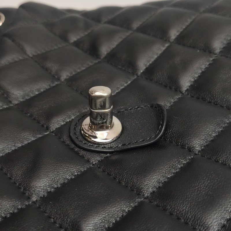 Chanel Urban Spirit羊皮菱格絎縫雙C書包扣雙肩包-11