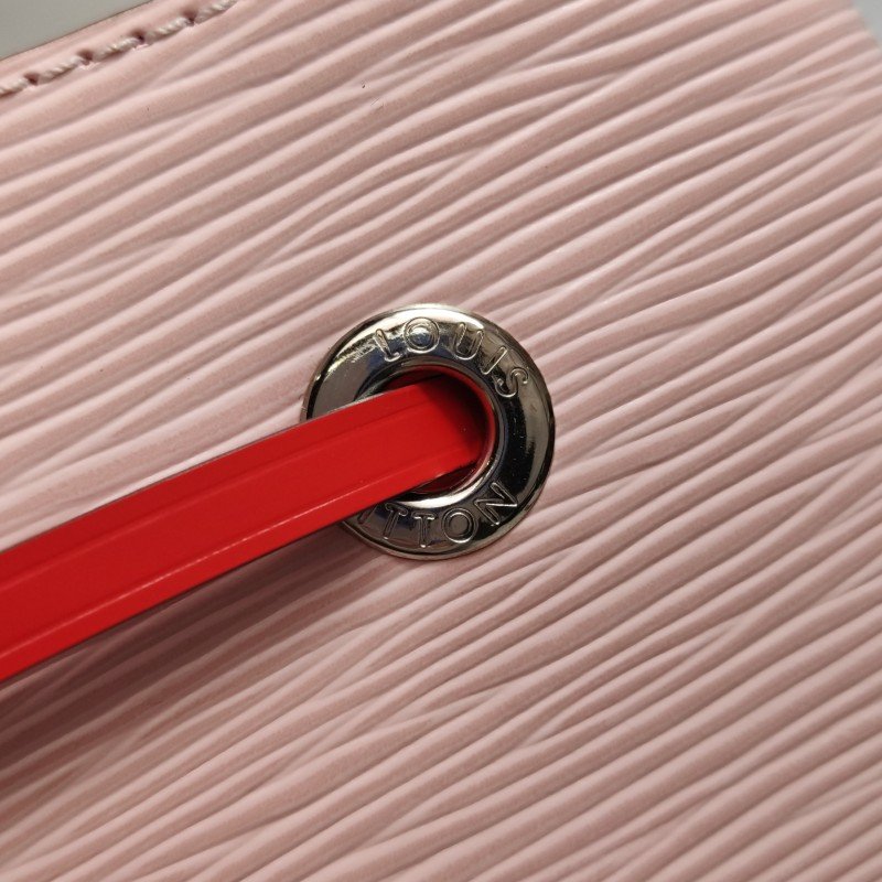 Louis Vuitton(LV)NEONOEBB牛皮水波紋抽繩斜挎包單肩包-10