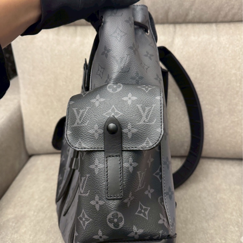 LV黑老花拼接後背包-3