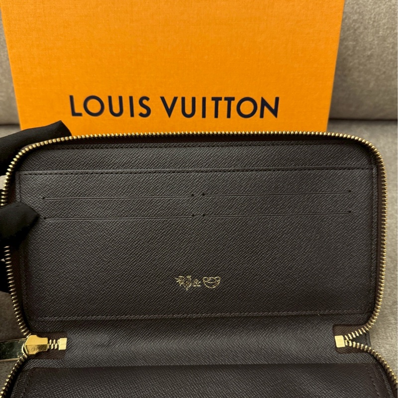 LV棋盤格拉鍊大長夾-5