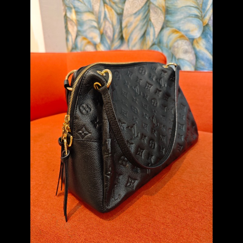LV黑壓紋金釦肩背包❤️-1