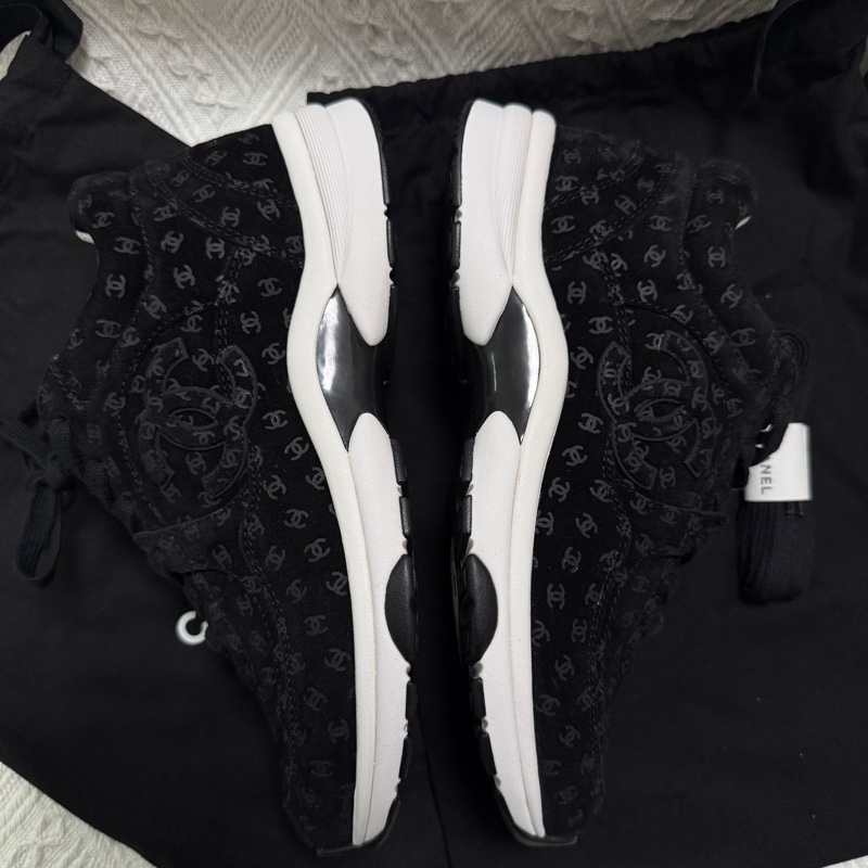 CHANEL香奈兒 牛皮皮革 印花 低幫 生活休閒鞋 女款 黑色 閒置未使用-3