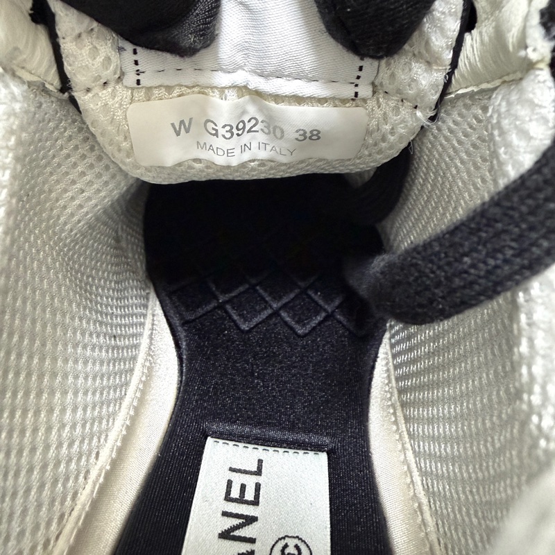 CHANEL香奈兒 牛皮皮革 印花 低幫 生活休閒鞋 女款 黑色 閒置未使用-5