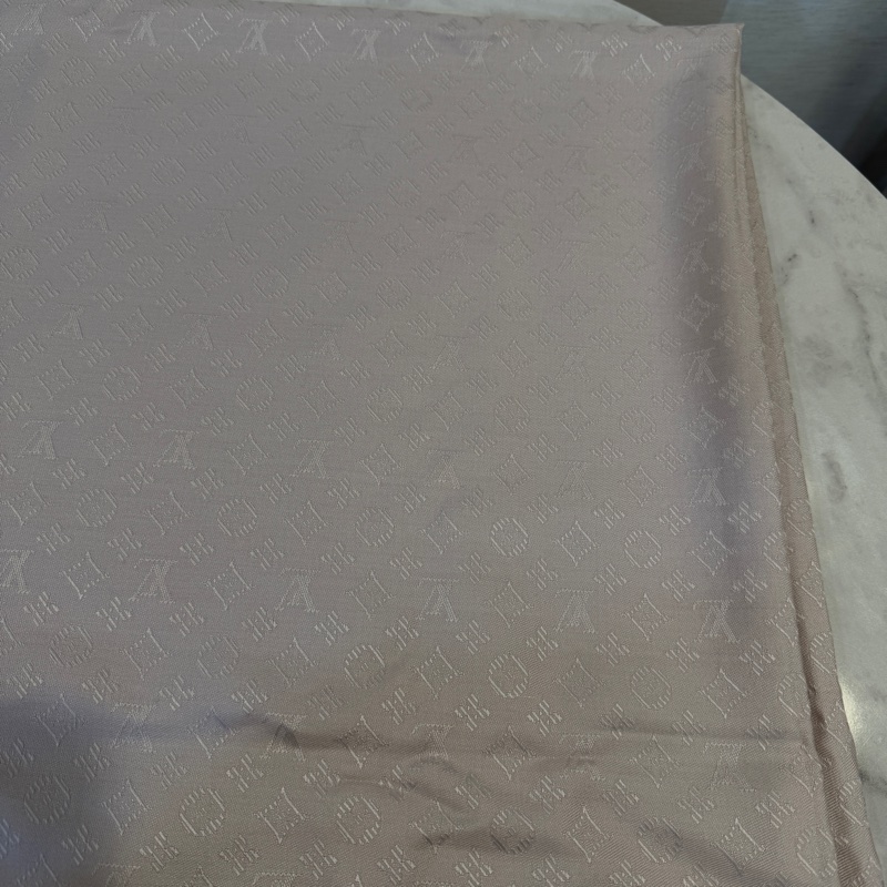 LV 奶油色羊毛滿版Logo Evermore披肩M77646-3