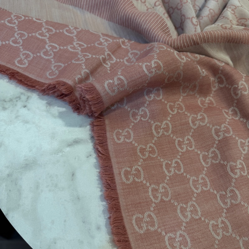 Gucci 深淺粉羊毛方巾-1