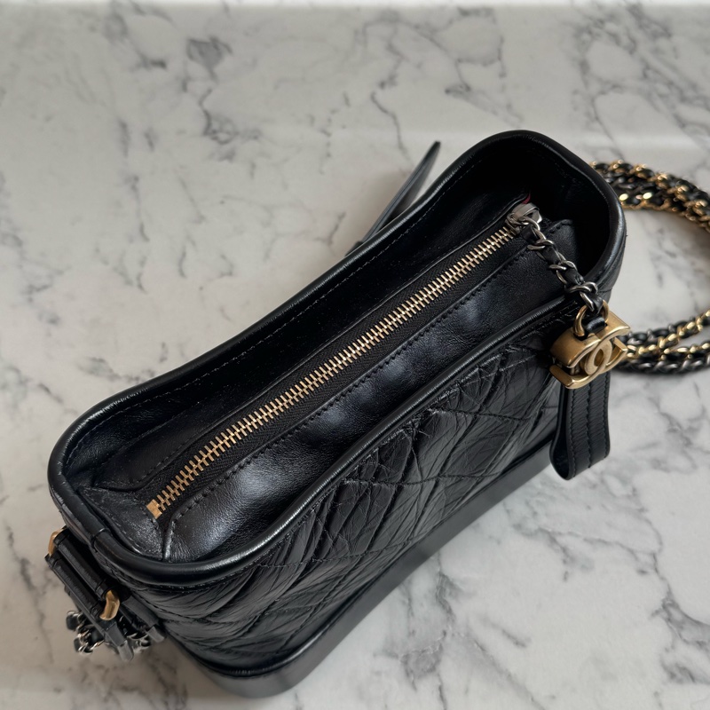 Chanel黑色復古金雙C流浪包-1