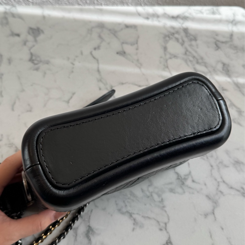 Chanel黑色復古金雙C流浪包-4