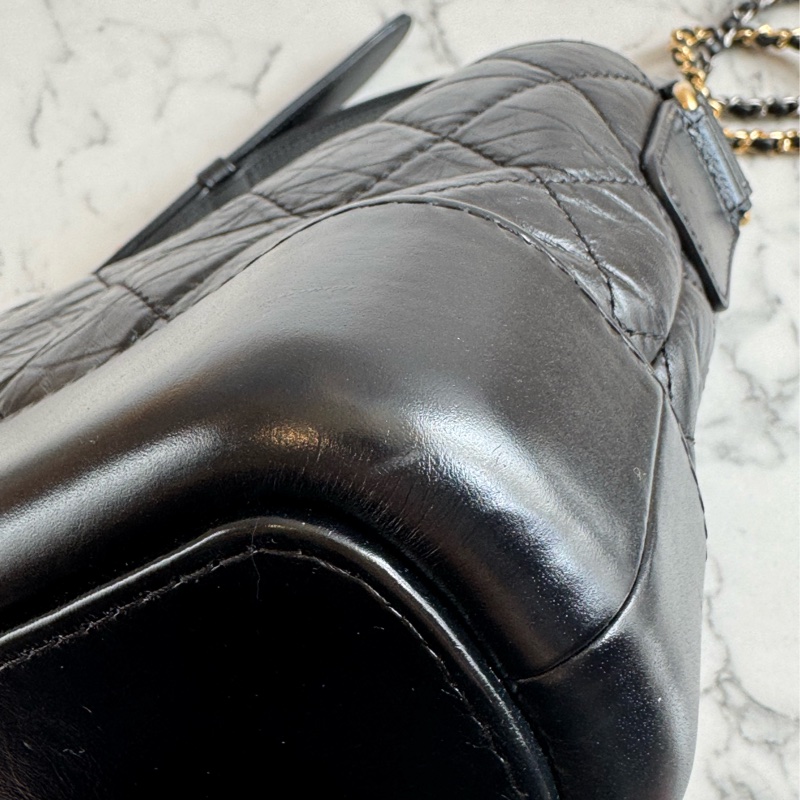 Chanel黑色復古金雙C流浪包-8