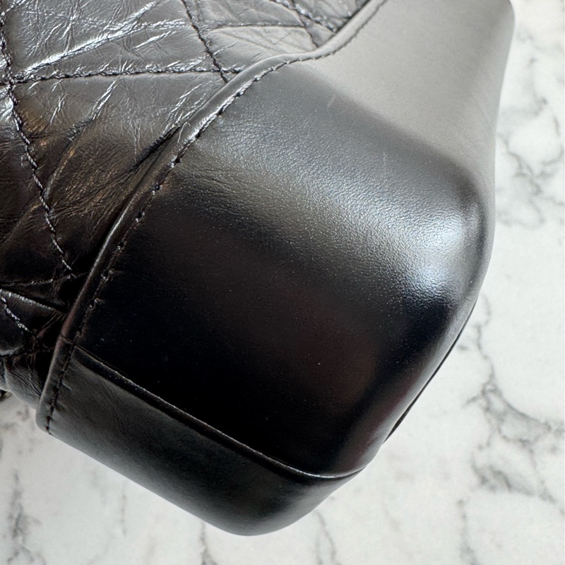 Chanel黑色復古金雙C流浪包-10