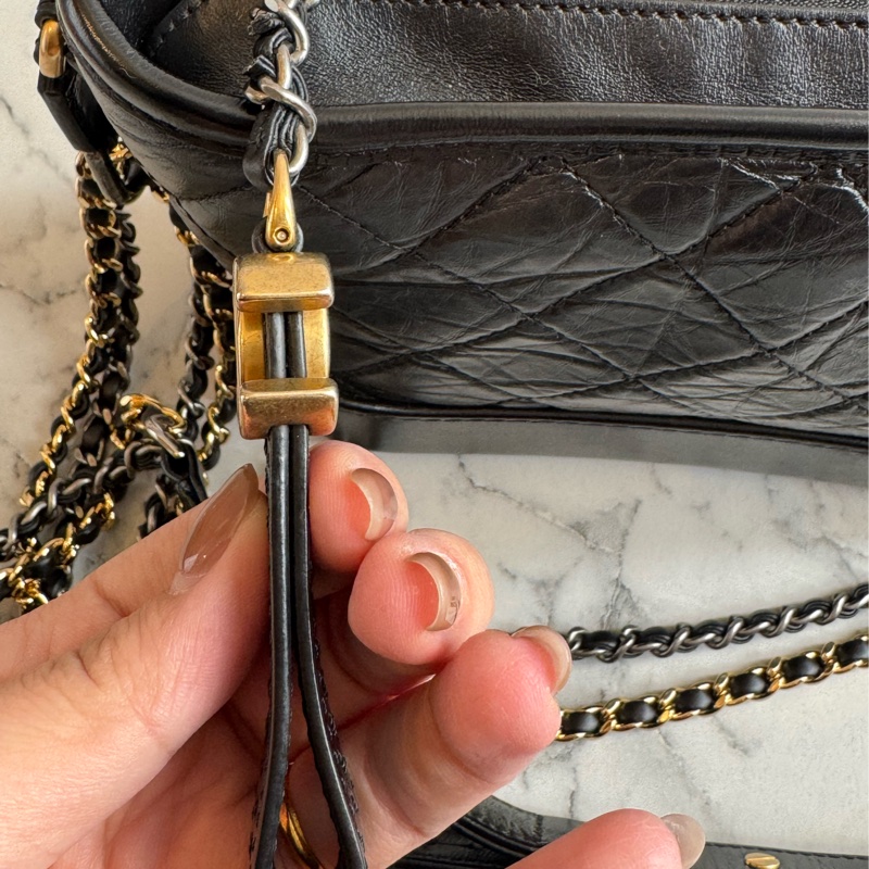 Chanel黑色復古金雙C流浪包-20