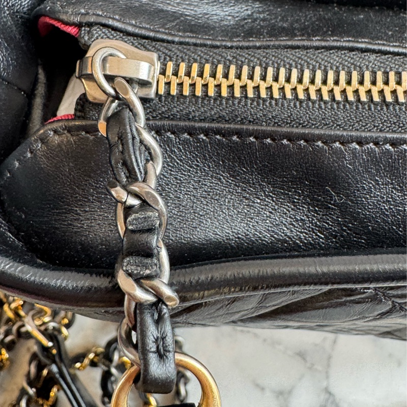 Chanel黑色復古金雙C流浪包-21