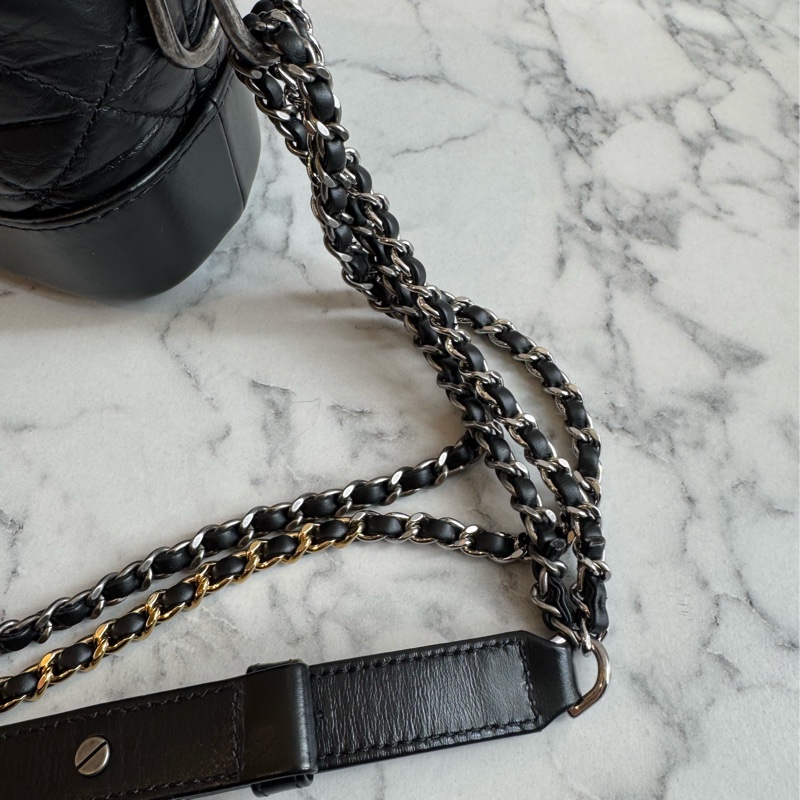 Chanel黑色復古金雙C流浪包-37