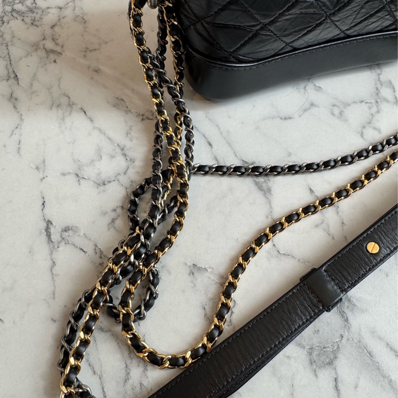 Chanel黑色復古金雙C流浪包-38