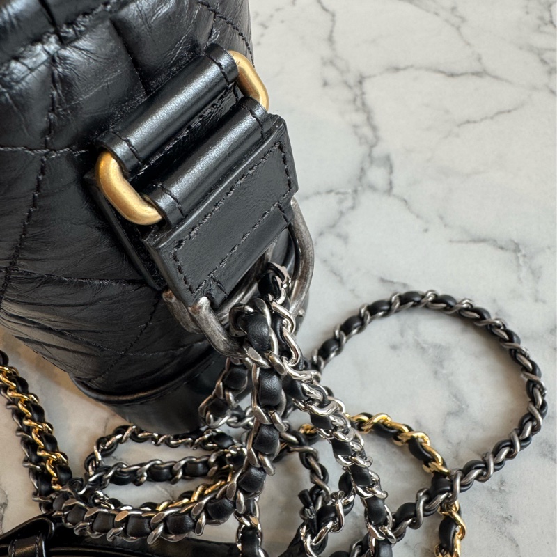 Chanel黑色復古金雙C流浪包-41