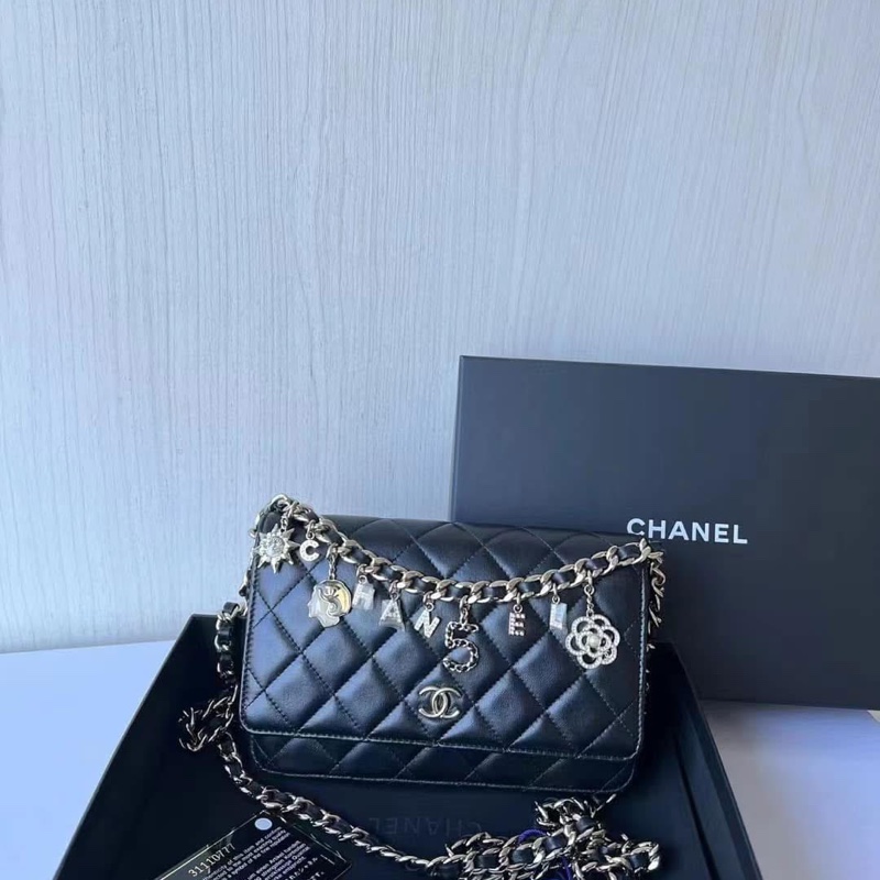 Chanel 香奈兒 黑金羊皮徽章手提粗鏈WOC-6