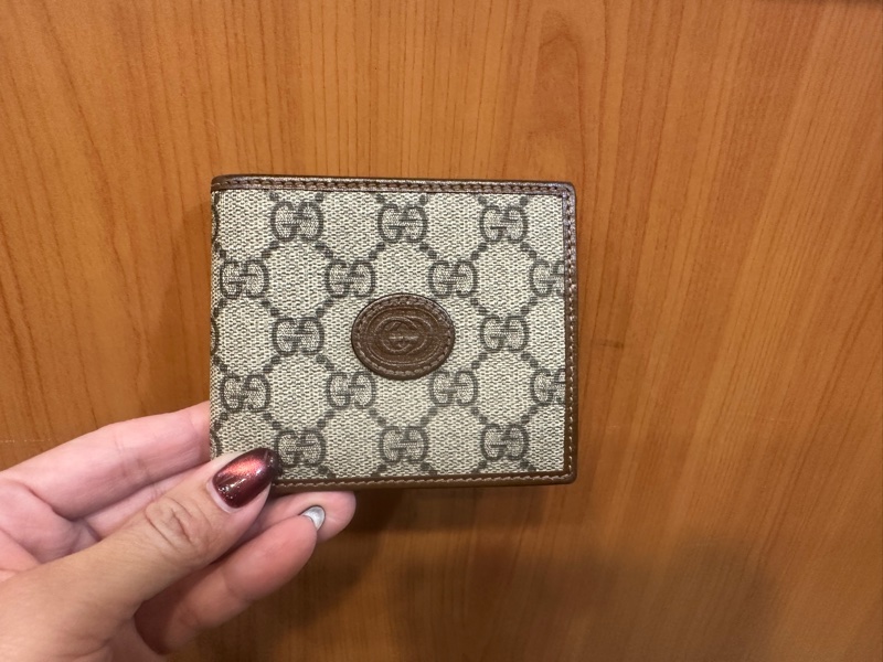 Gucci PVC咖牛皮Interlocking對開8卡短夾-0