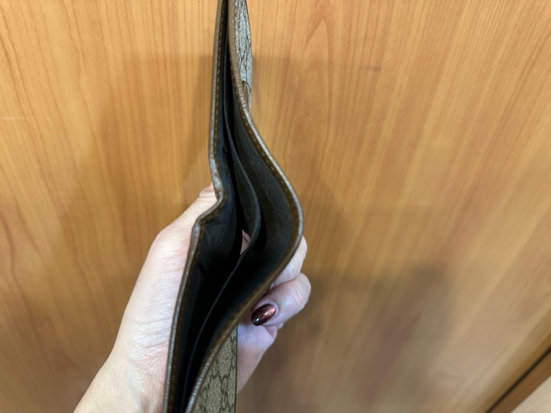 Gucci PVC咖牛皮Interlocking對開8卡短夾-6