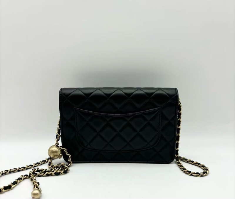 CHANEL 黑金羊皮金球woc肩背斜背包19*13*4 98新配件塵袋-2