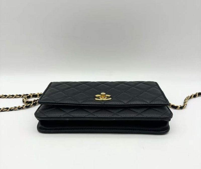 CHANEL 黑金羊皮金球woc肩背斜背包19*13*4 98新配件塵袋-5