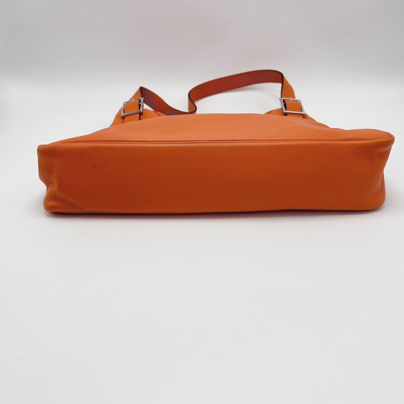 HERMES 橙色银扣Massai hobo包32*29*17 98新配件塵袋-4