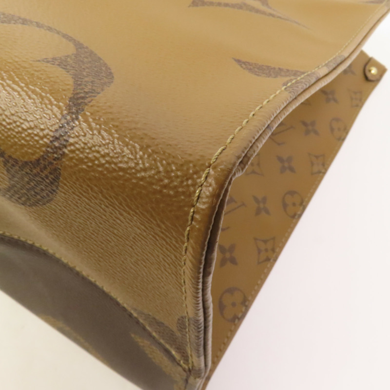 LOUIS VUITTON Monogram Giant Reverse On The Go GM金扣手挽肩背兩用袋-8