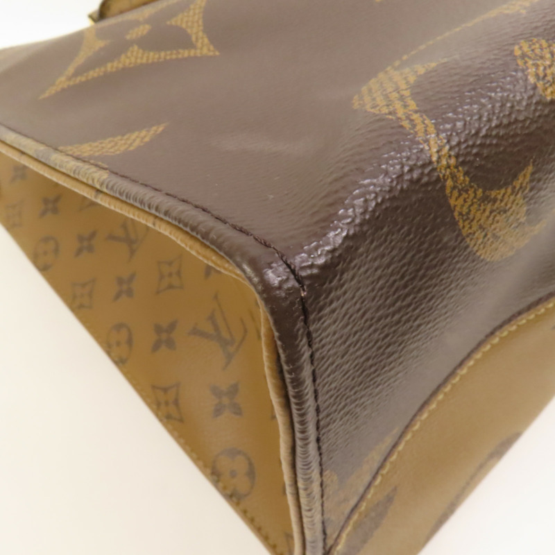 LOUIS VUITTON Monogram Giant Reverse On The Go GM金扣手挽肩背兩用袋-11