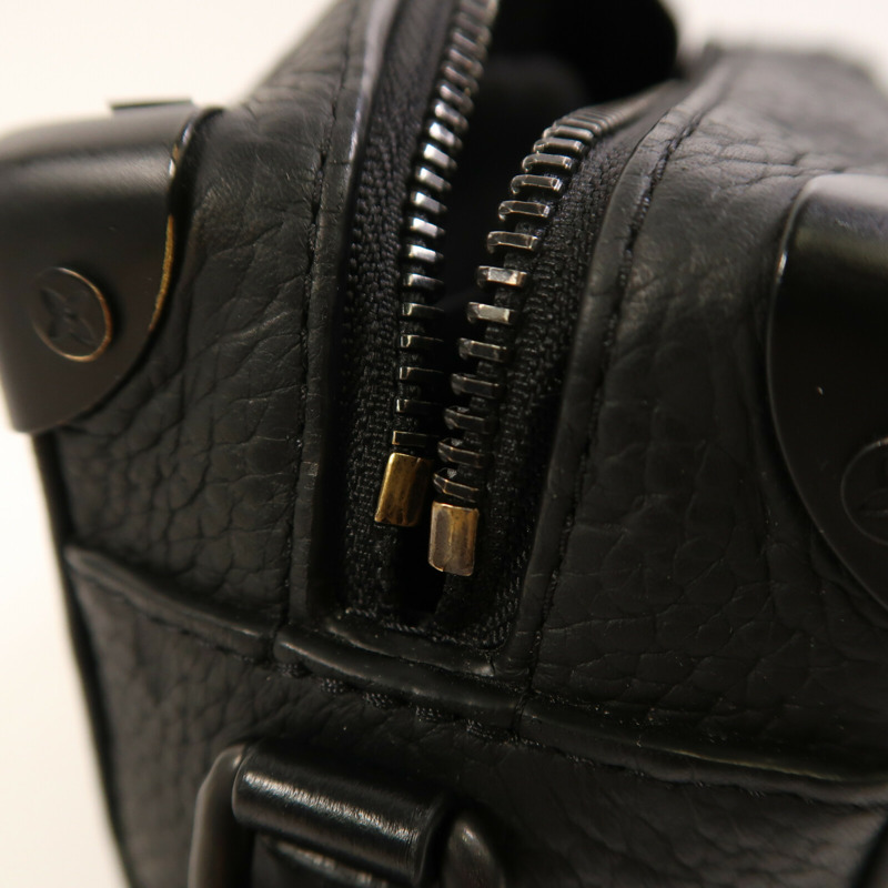 LOUIS VUITTON Monogram Taurillon Mini Soft Trunk肩背袋-14