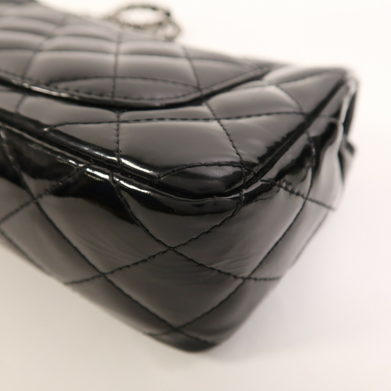 CHANEL 漆皮皮革Mini Classic 20銀扣鏈帶肩背袋-6