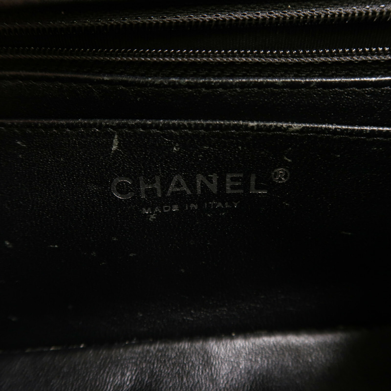 CHANEL 漆皮皮革Mini Classic 20銀扣鏈帶肩背袋-14