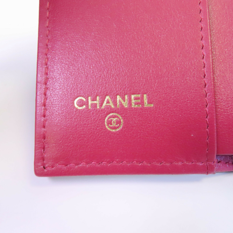 CHANEL 羊皮皮革C19 Wallet金扣錢包-8