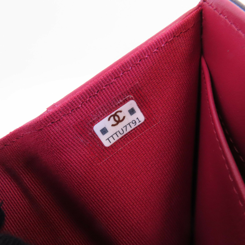 CHANEL 羊皮皮革C19 Wallet金扣錢包-9