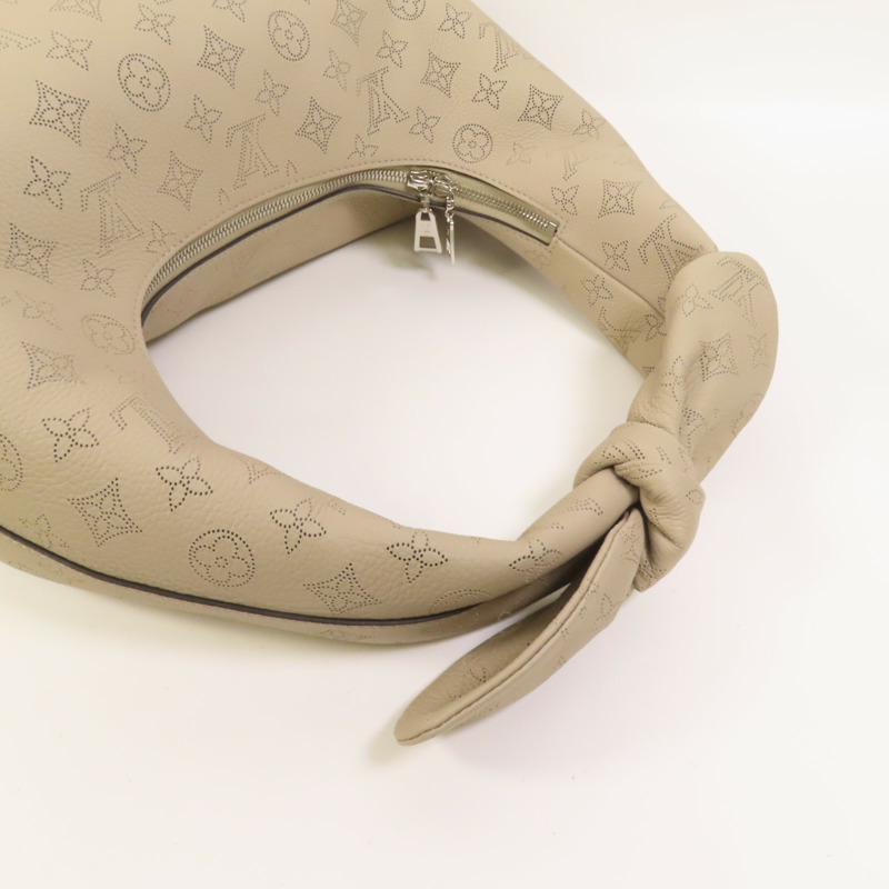 LOUIS VUITTON Monogram Mahina Why Knot MM肩背袋-4