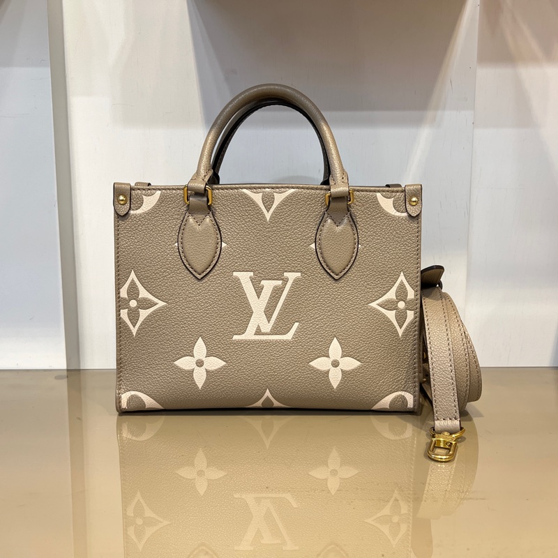 LV斑鳩灰牛皮壓紋OnTheGo PM金釦手提肩斜背包-1