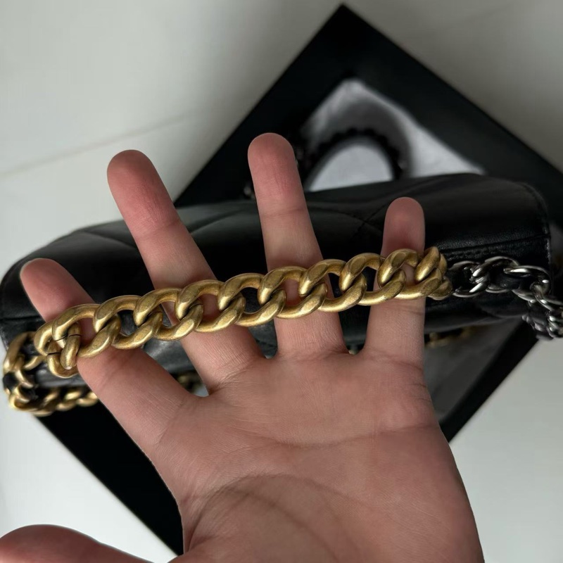 全新閒置 大全配🈶購證❤️ 香奈兒 #19bag #woc #黑金 #黑色-3