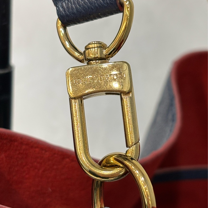 LV M45306 MM Nano Noé 荔枝皮 海軍藍 紅 雙色 水桶包 肩背包 側背包 斜背包 兩用包-3