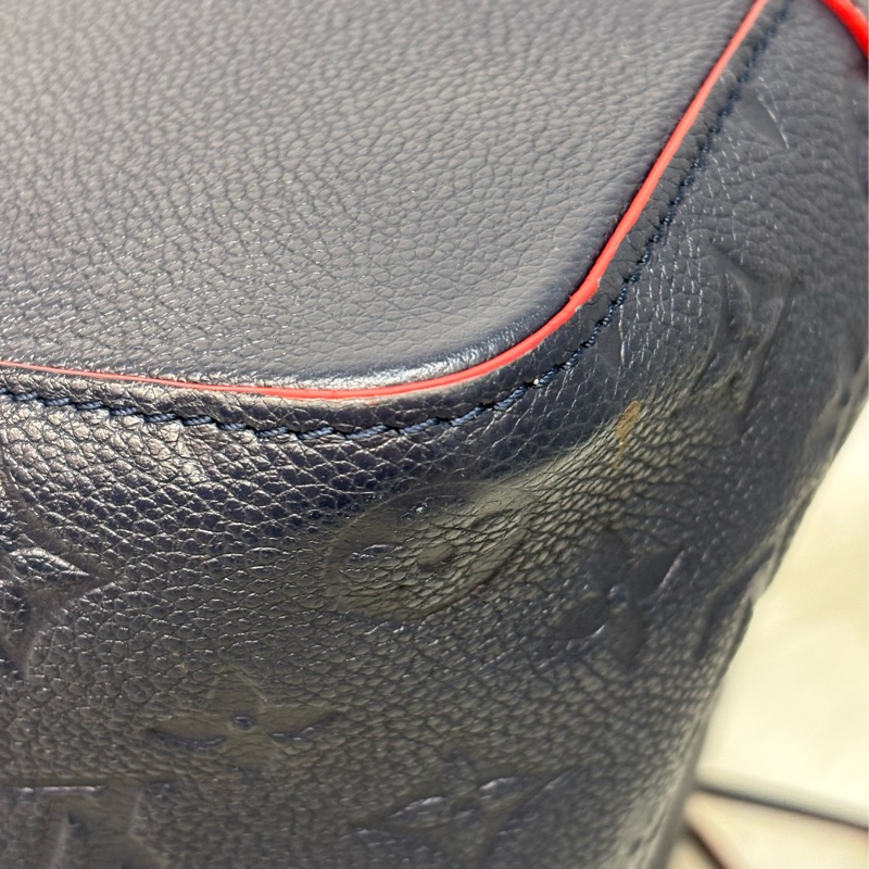 LV M45306 MM Nano Noé 荔枝皮 海軍藍 紅 雙色 水桶包 肩背包 側背包 斜背包 兩用包-13