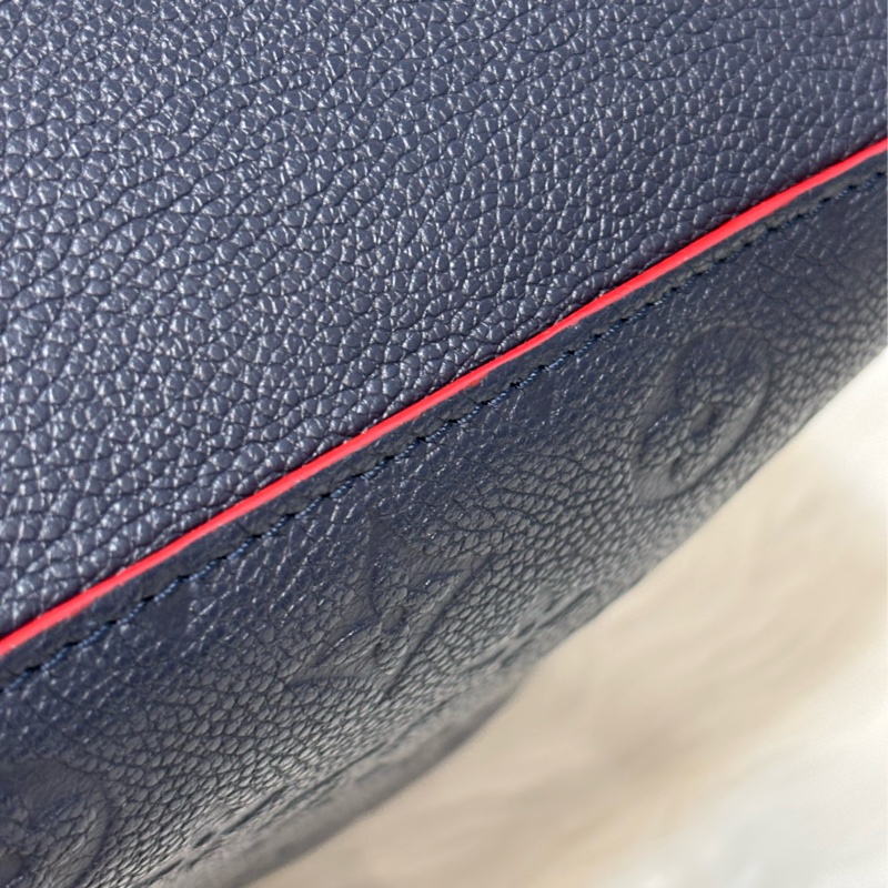 LV M45306 MM Nano Noé 荔枝皮 海軍藍 紅 雙色 水桶包 肩背包 側背包 斜背包 兩用包-14