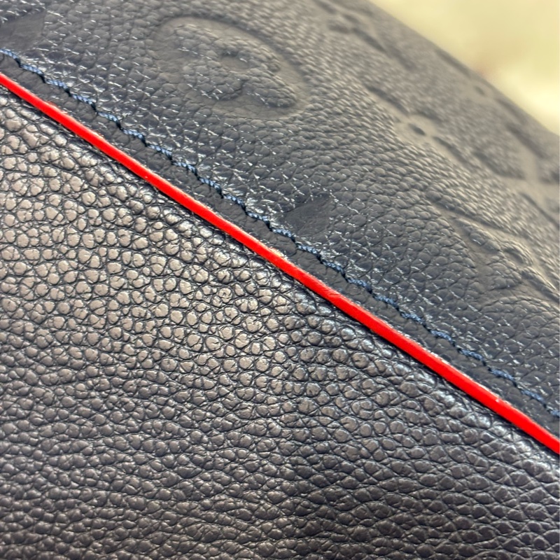 LV M45306 MM Nano Noé 荔枝皮 海軍藍 紅 雙色 水桶包 肩背包 側背包 斜背包 兩用包-15