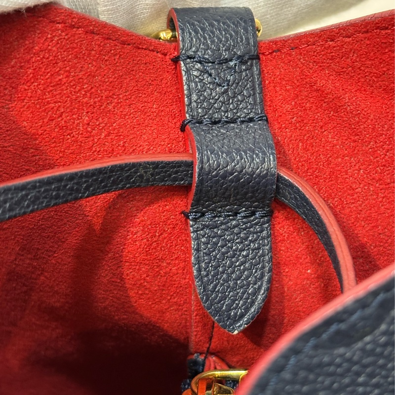 LV M45306 MM Nano Noé 荔枝皮 海軍藍 紅 雙色 水桶包 肩背包 側背包 斜背包 兩用包-28