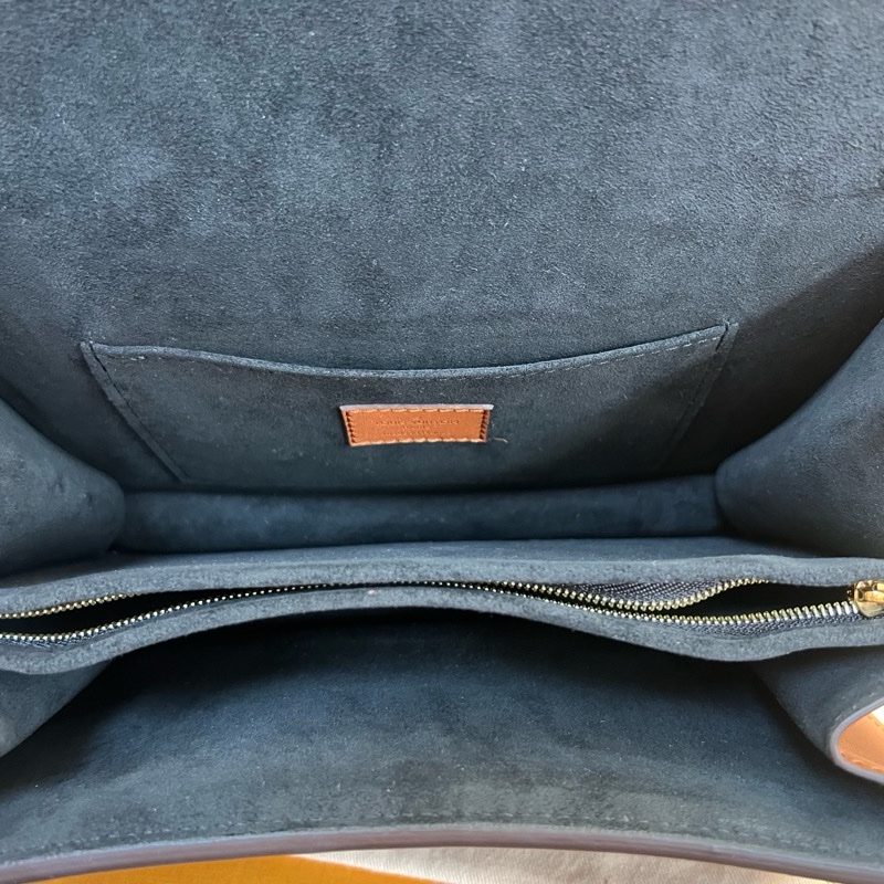 Lv路易威登 達芙妮中號 芯片款 成色好-12