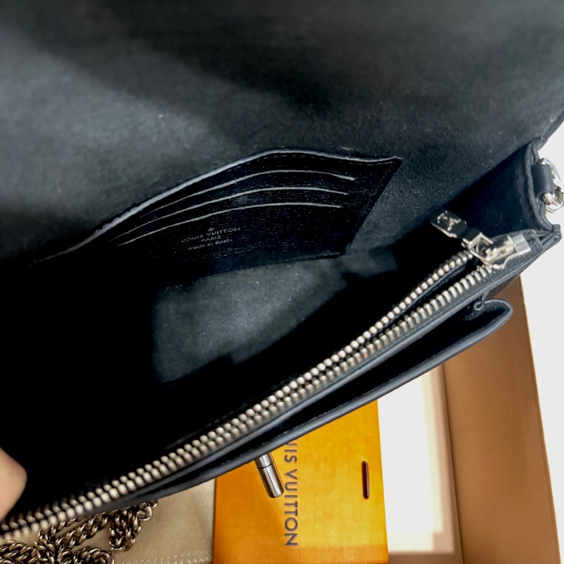 Louis Vuitton Pochette My Lockme LV鏈包  黑 Lockme 鏈條手拿包-4