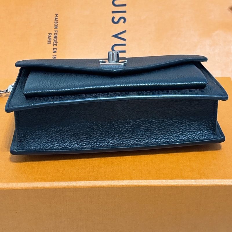 Louis Vuitton Pochette My Lockme LV鏈包  黑 Lockme 鏈條手拿包-9