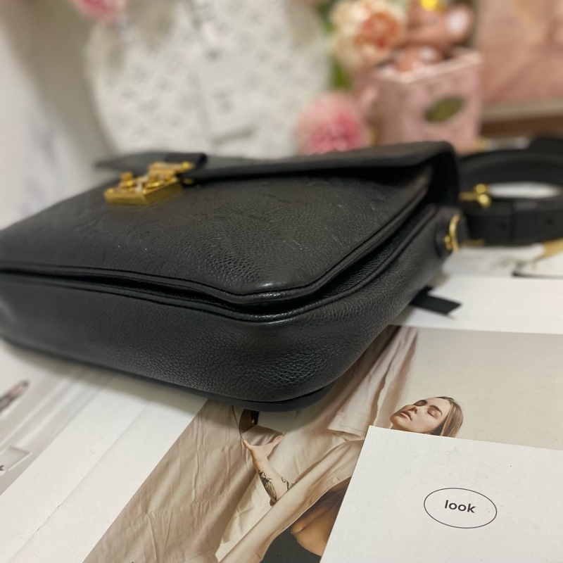 LV POCHETTE METIS 牛皮黑壓紋郵差包🏅-15